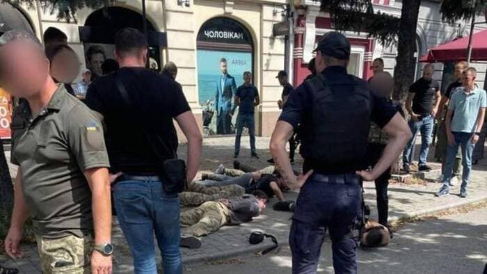 Озброєні люди