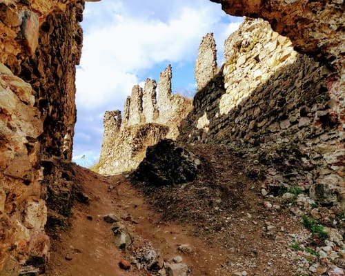 Хустський замок легенди.