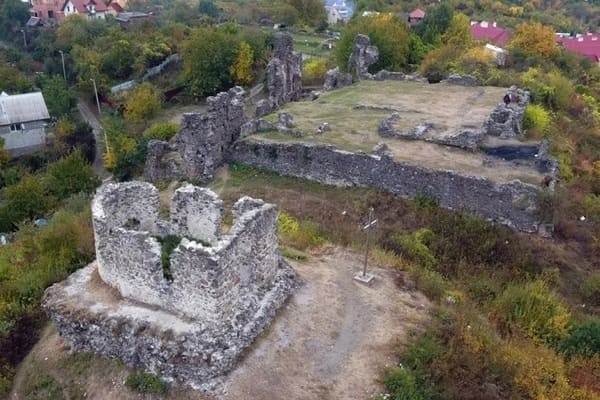 Історія Середнянського замку