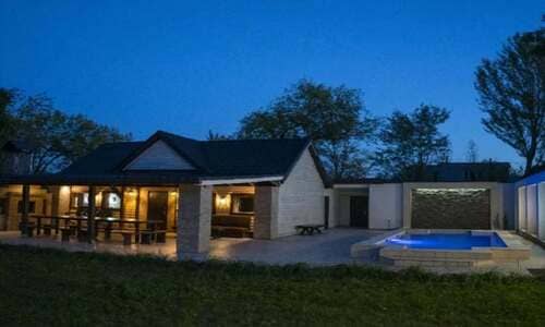 база відпочинку «Ведмежий Барліг» в Ужгороді