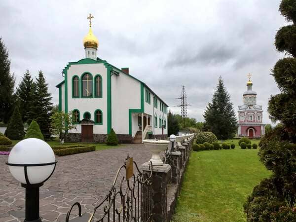 Свято-Троїце-Кирило-Мефодіївський монастир Свалява